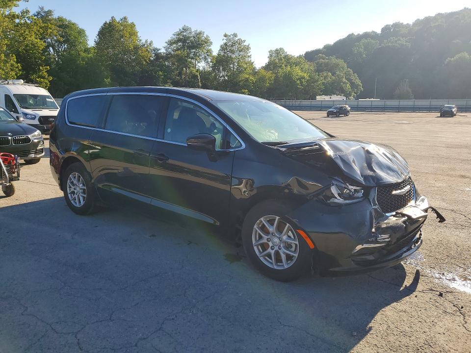 Photo 4 from auction – 2026 CHRYSLER PACIFICA with VIN 2C4RC1BG2TR230566
