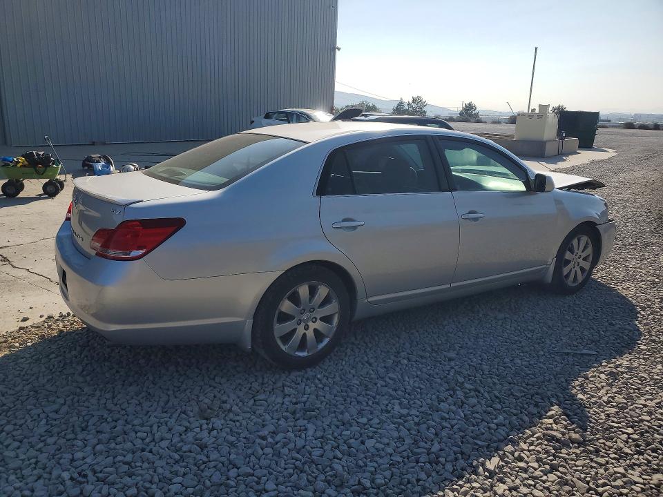 Photo 3 from auction – 2005 TOYOTA AVALON with VIN 4T1BK36B05U008205