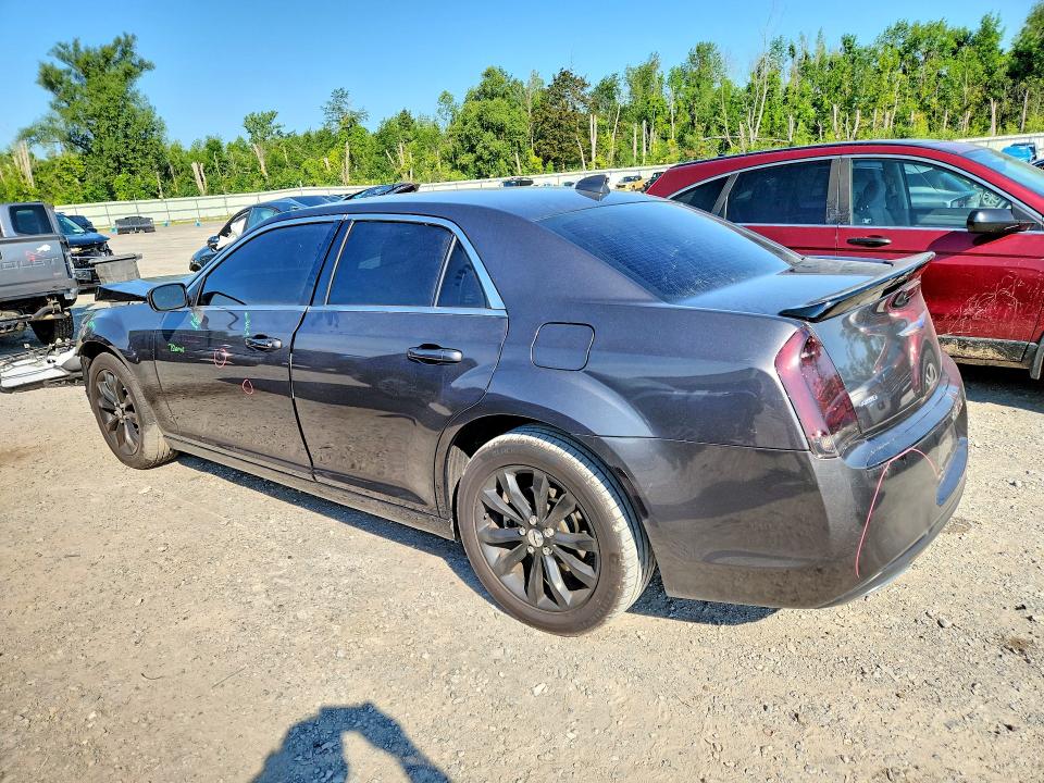 Foto 2 de la subasta – 2018 CHRYSLER 300 con VIN 2C3CCARG0JH292292