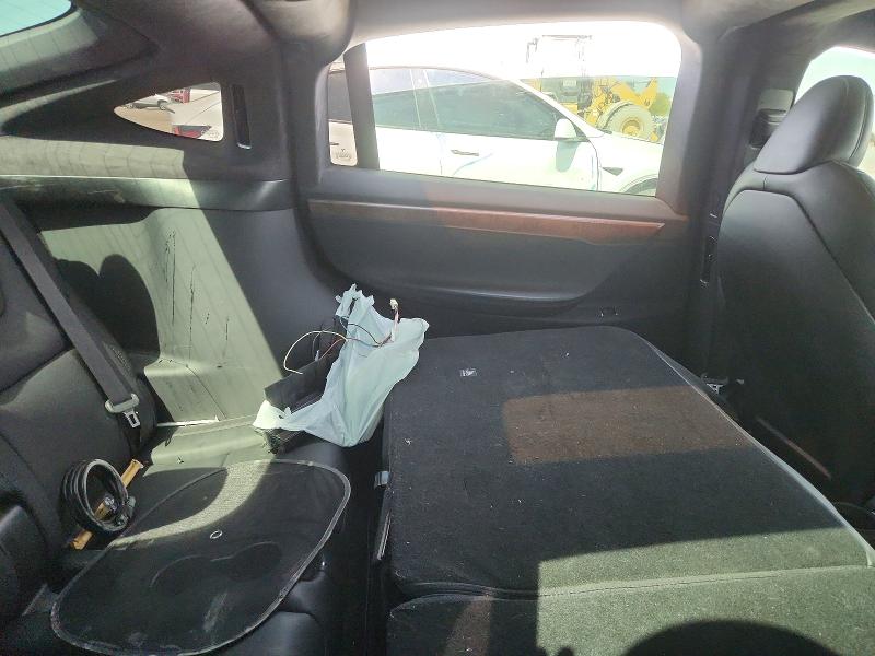 Photo 10 from auction – 2020 TESLA MODEL X with VIN 5YJXCAE29LF249327