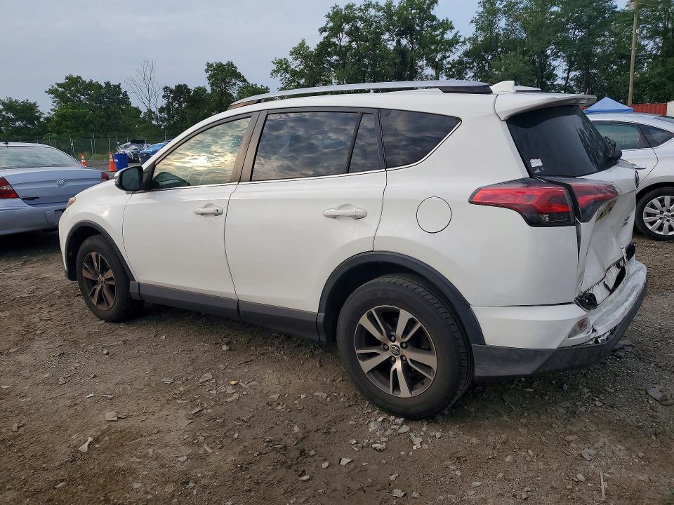 Photo 2 from auction – 2018 TOYOTA RAV4 with VIN JTMRFREV2JJ723648