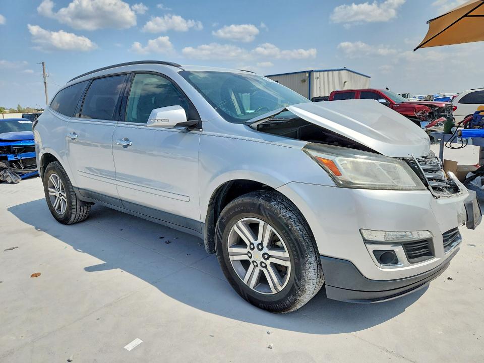 Photo 4 from auction – 2017 CHEVROLET TRAVERSE with VIN 1GNKRGKD1HJ285473