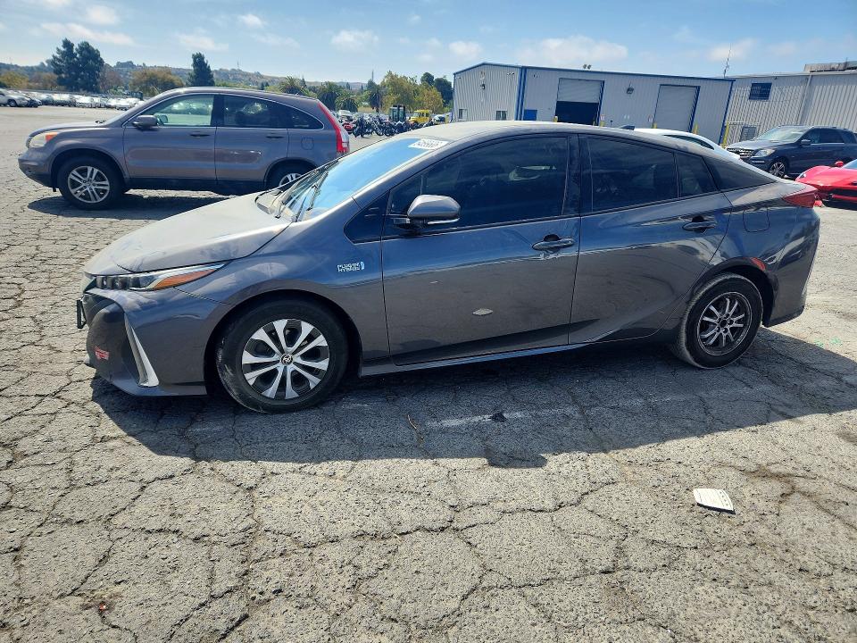 TOYOTA PRIUS PRIME 2017 with VIN JTDKARFPXH3066354 - Photo from auction