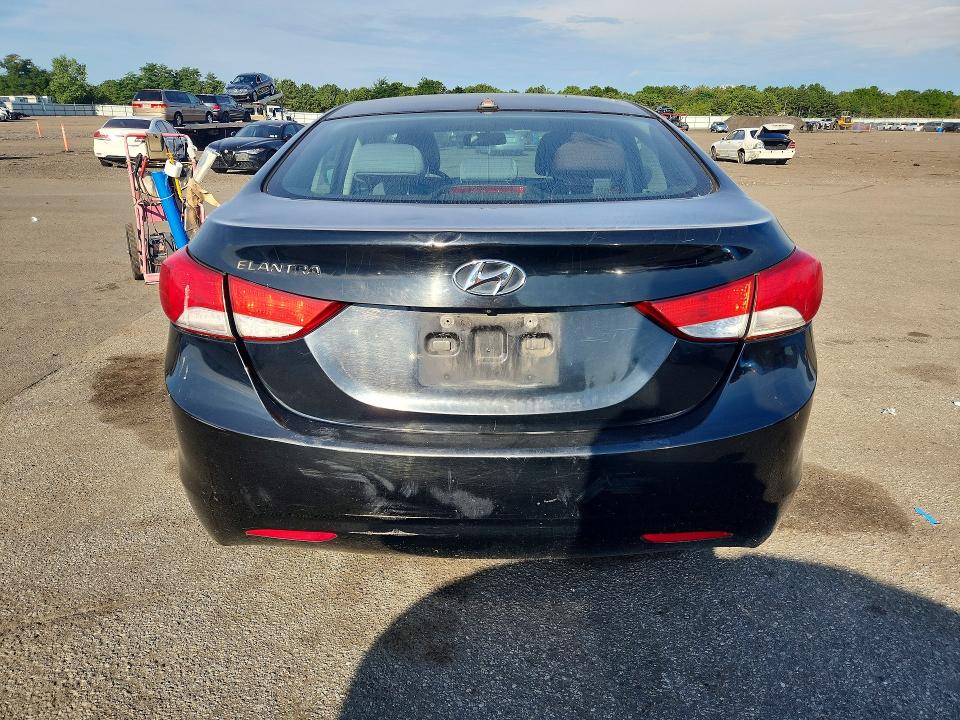 Photo 6 from auction – 2011 HYUNDAI ELANTRA with VIN KMHDH4AEXBU089305
