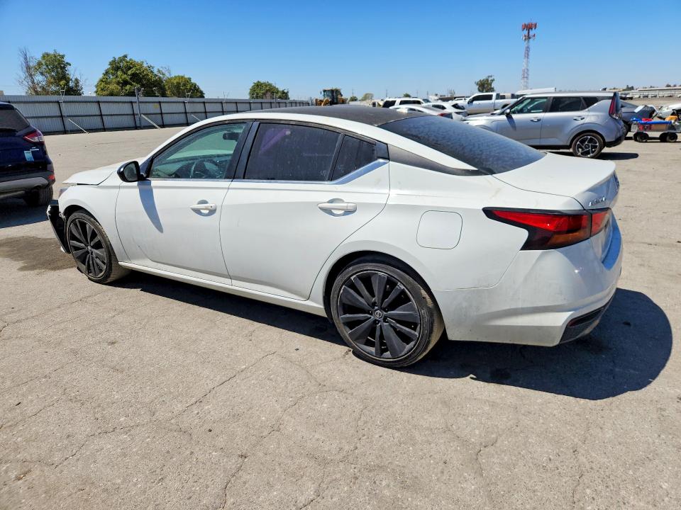 Photo 2 from auction – 2019 NISSAN ALTIMA with VIN 1N4BL4CV5KN309473