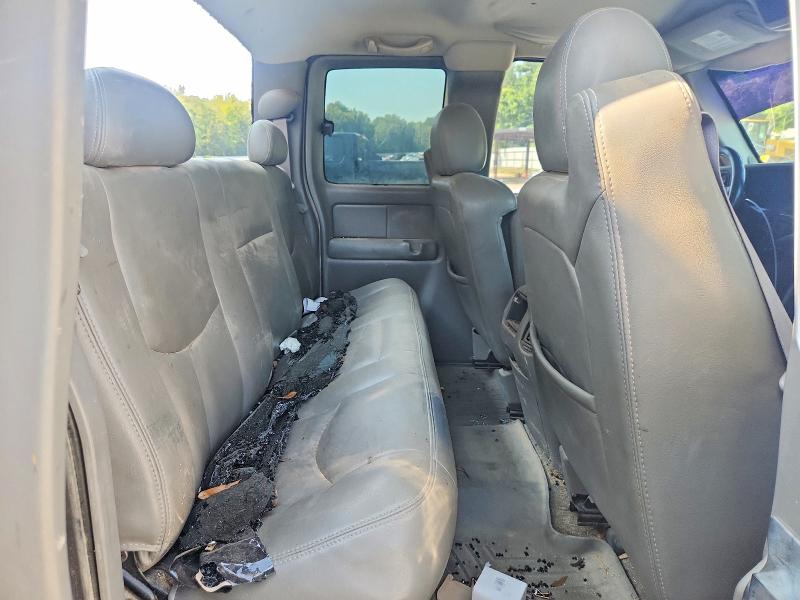 Photo 10 from auction – 2004 CHEVROLET SILVERADO with VIN 1GCEK19T54E363938