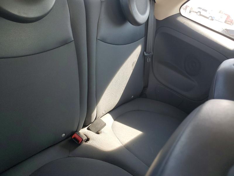 Zdjęcie 10 z aukcji – 2015 FIAT 500 z VIN 3C3CFFARXFT558529