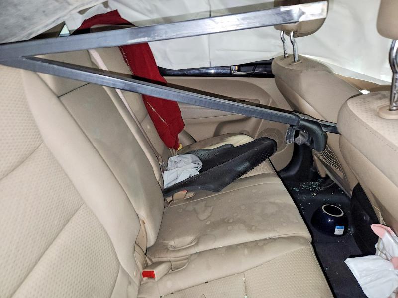 Photo 11 from auction – 2011 KIA SORENTO with VIN 5XYKTDA21BG046022