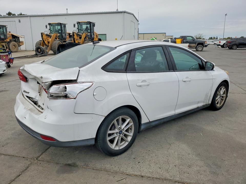 Photo 3 from auction – 2016 FORD FOCUS with VIN 1FADP3F20GL320022