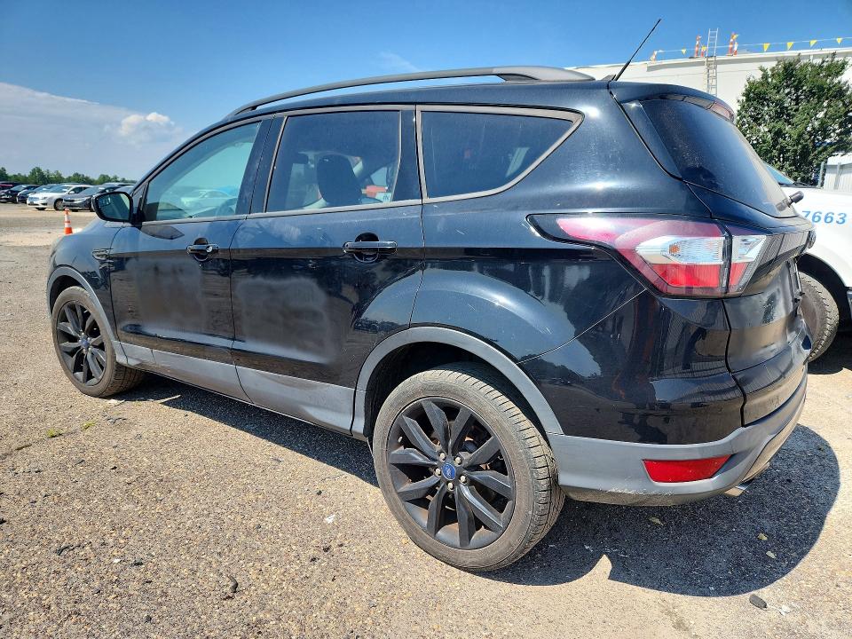 Photo 2 from auction – 2018 FORD ESCAPE with VIN 1FMCU0GD3JUD05444
