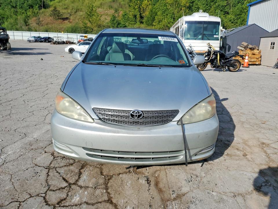 Zdjęcie 5 z aukcji – 2002 TOYOTA CAMRY z VIN JTDBF30K620084550