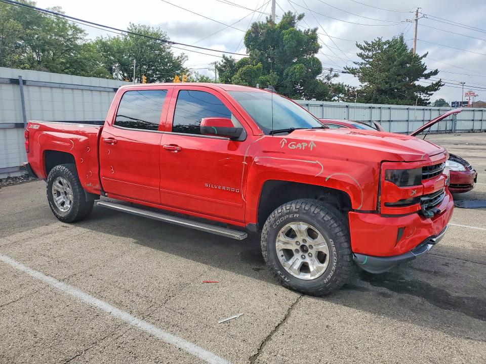 Photo 4 from auction – 2017 CHEVROLET SILVERADO with VIN 3GCUKREC8HG329992