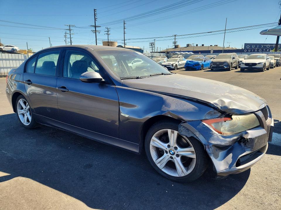 Photo 4 from auction – 2006 BMW 325 with VIN WBAVB13586KX40631