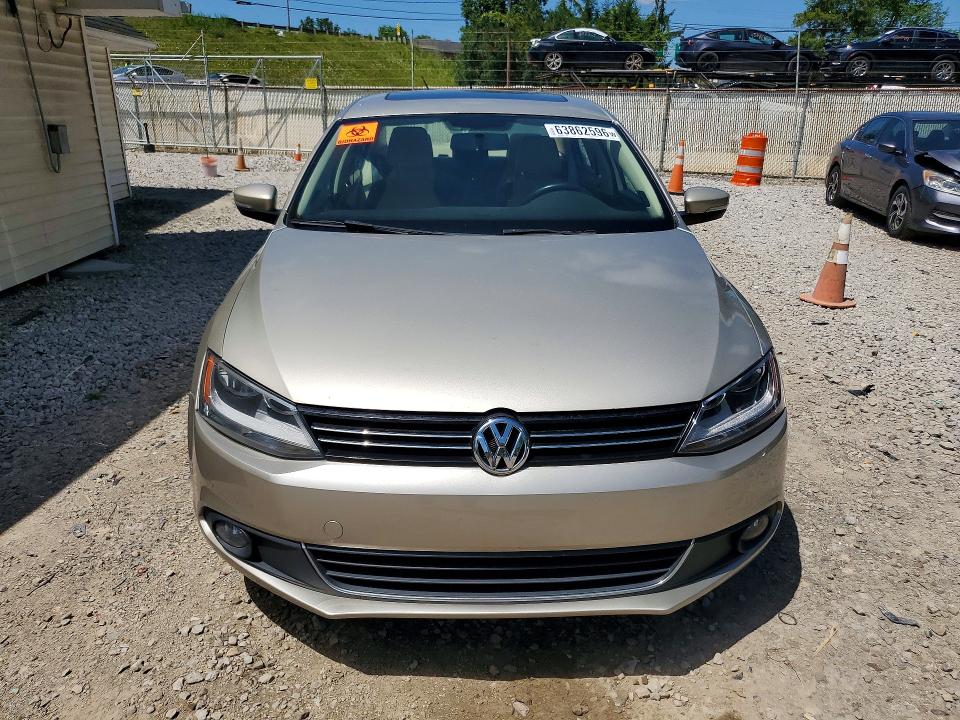 Photo 5 from auction – 2014 VOLKSWAGEN JETTA with VIN 3VWL07AJ6EM292820