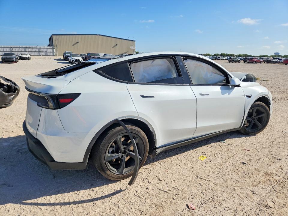 Снимка 3 от търг – 2026 TESLA MODEL Y с VIN 7SAYGDED0TF432260