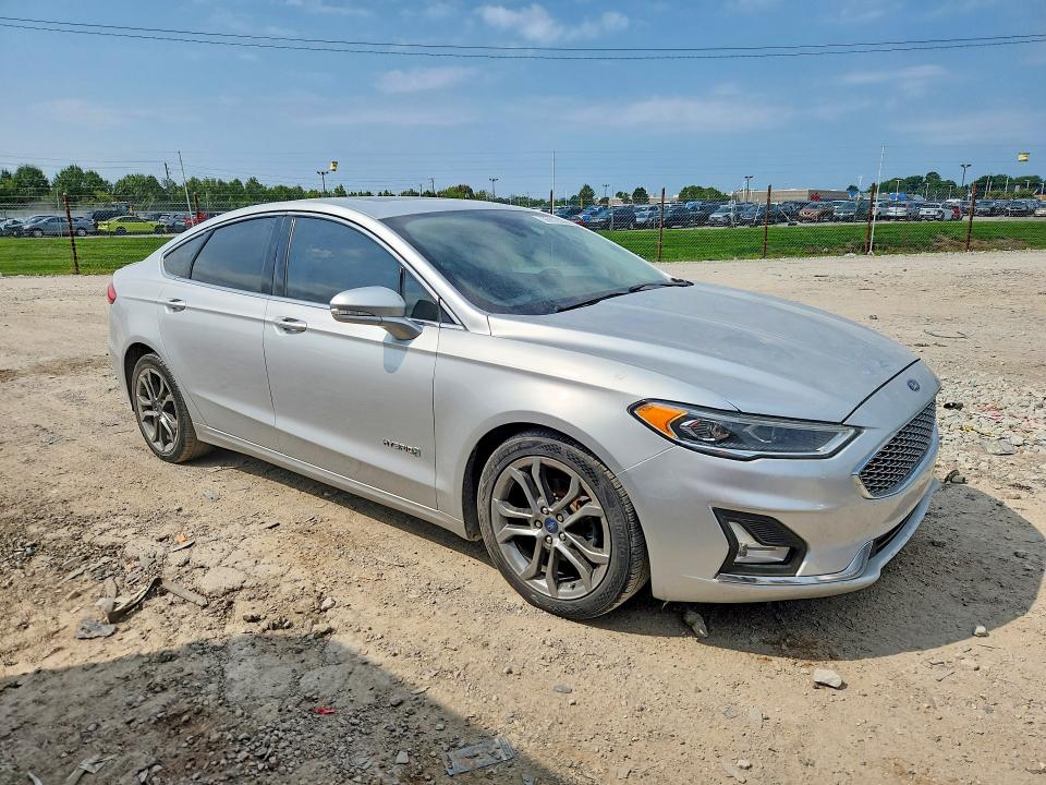 Photo 4 from auction – 2019 FORD FUSION with VIN 3FA6P0RU4KR273351
