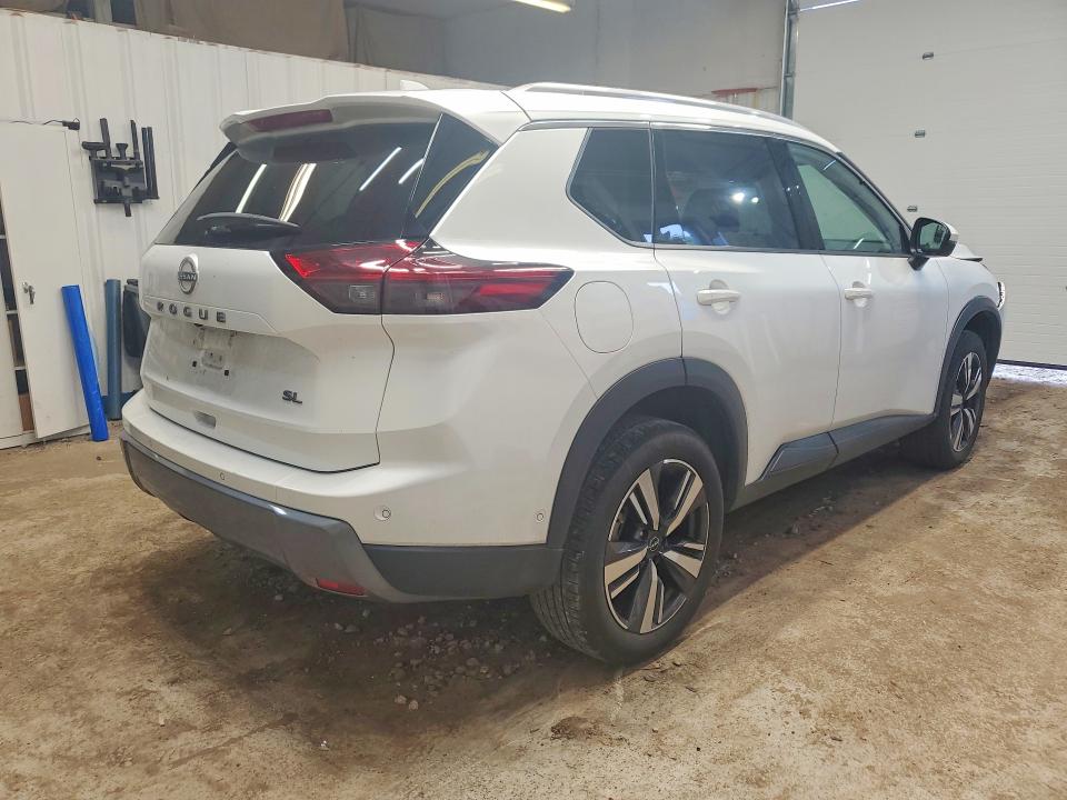 Foto 3 de la subasta – 2026 NISSAN ROGUE con VIN 5N1BT3CA9TC724001