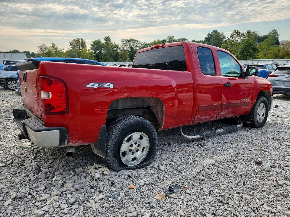 Photo 3 from auction – 2013 CHEVROLET SILVERADO with VIN 1GCRKSE73DZ218504