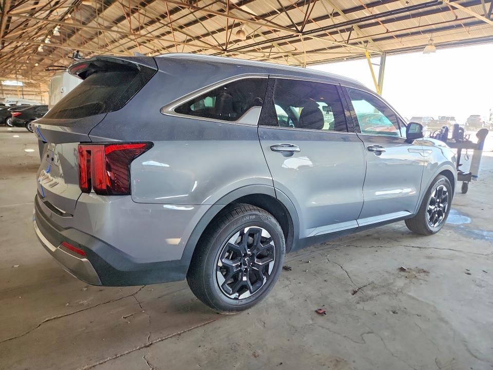 Снимка 3 от търг – 2024 KIA SORENTO с VIN 5XYRL4JC2RG287461