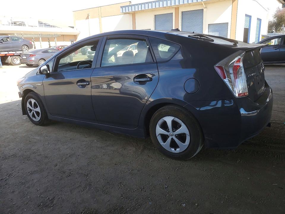 Photo 2 from auction – 2015 TOYOTA PRIUS with VIN JTDKN3DUXF0446979