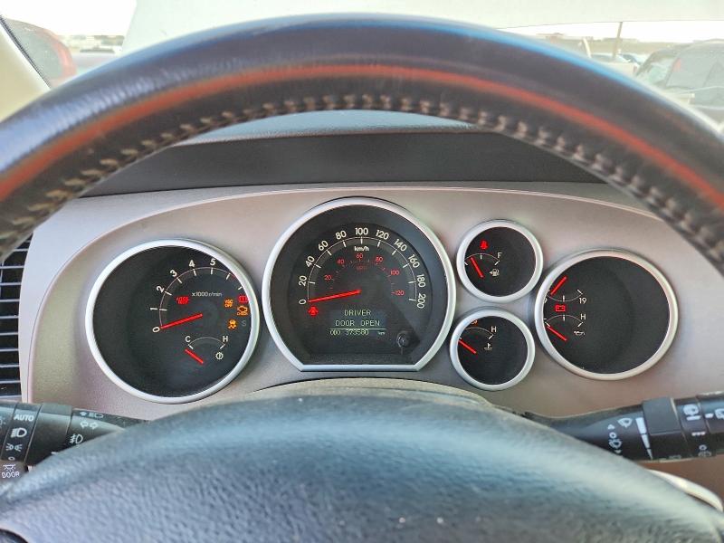 Photo 9 from auction – 2011 TOYOTA SEQUOIA with VIN 5TDJY5G13BS045278