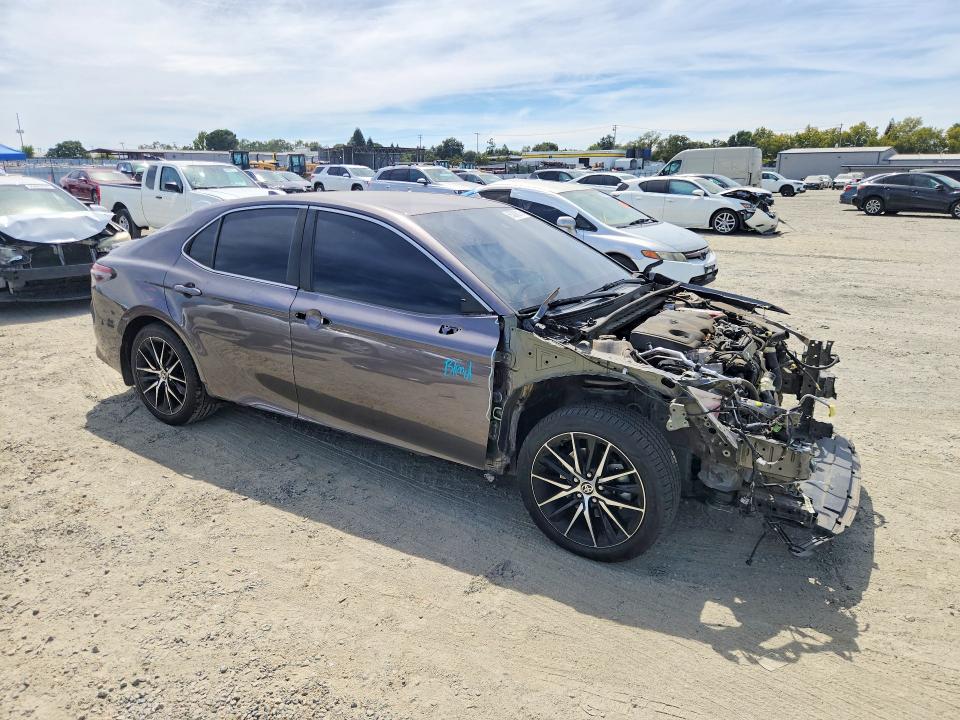 Снимка 4 от търг – 2022 TOYOTA CAMRY с VIN 4T1G11AK0NU680544