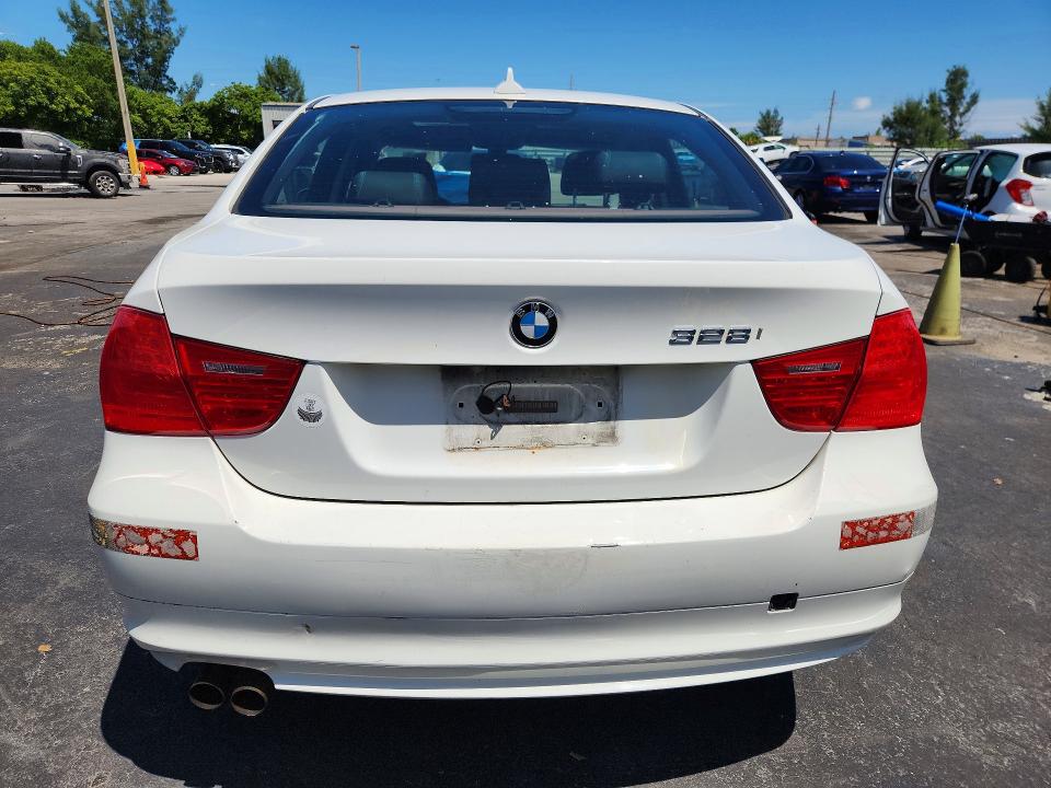 Photo 6 from auction – 2011 BMW 328 with VIN WBAPK5C50BA656576