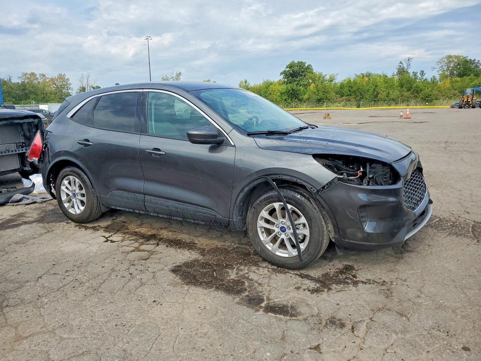 Photo 4 from auction – 2020 FORD ESCAPE with VIN 1FMCU0G66LUC33367
