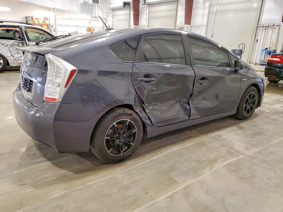 Photo 3 from auction – 2011 TOYOTA PRIUS with VIN JTDKN3DU8B1409773