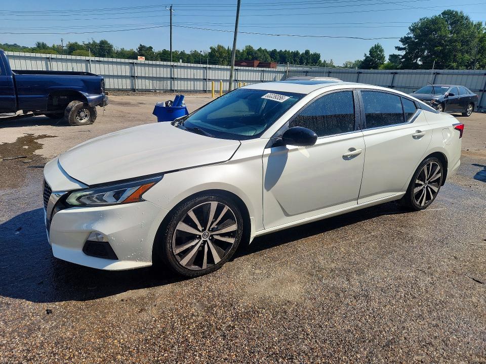 NISSAN ALTIMA 2019 with VIN 1N4BL4CV6KC133481 - Photo from auction