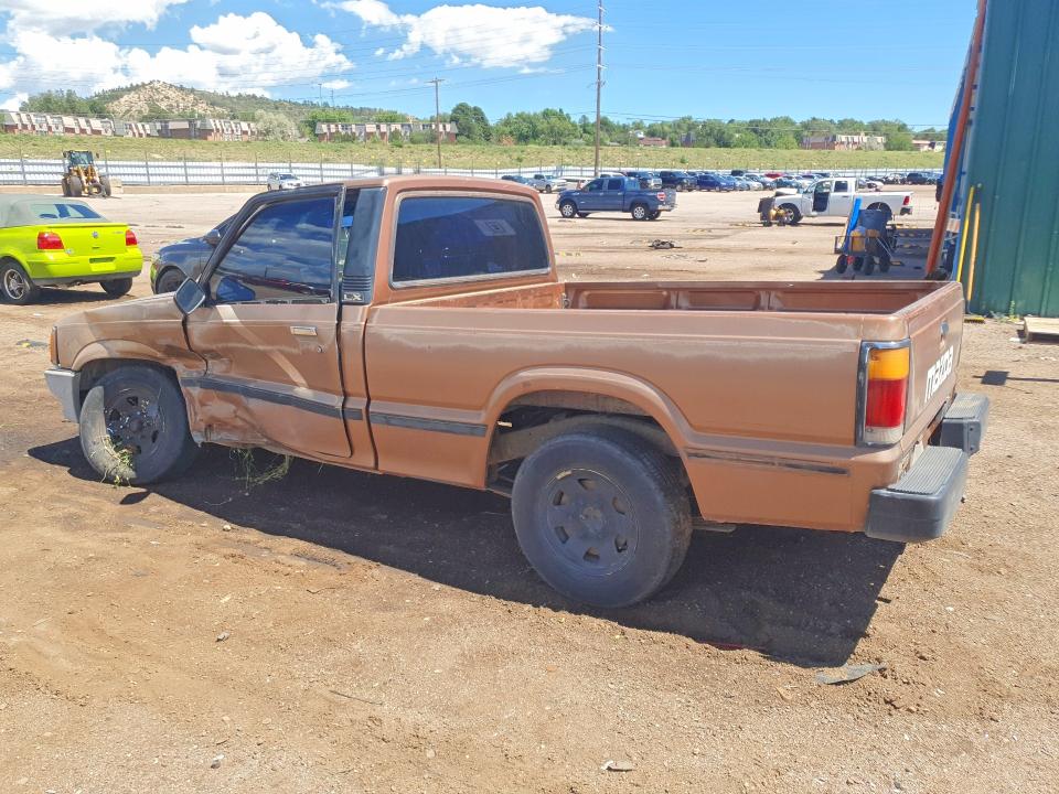 Photo 2 from auction – 1986 MAZDA B2000 with VIN JM2UF1118G0550601