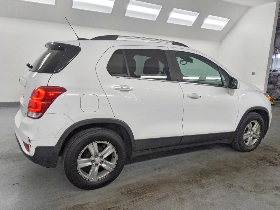 Photo 3 from auction – 2017 CHEVROLET TRAX with VIN KL7CJLSB6HB155482