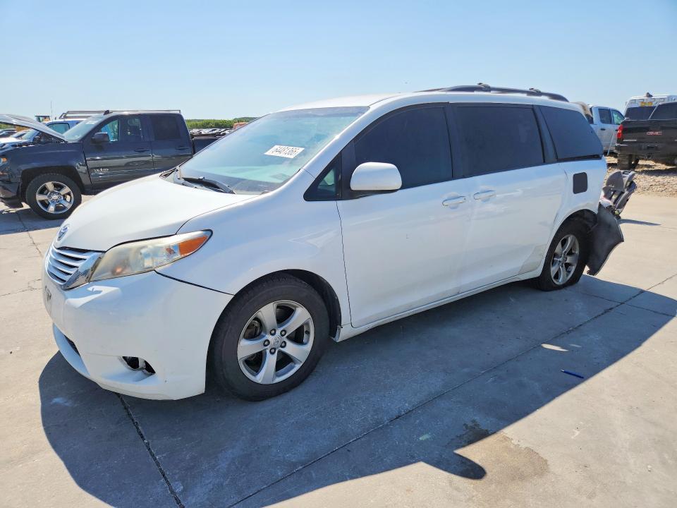 TOYOTA SIENNA 2015 with VIN 5TDKK3DC7FS582418 - Photo from auction