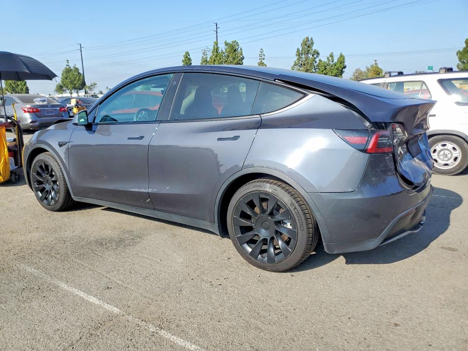 Photo 2 from auction – 2021 TESLA MODEL Y with VIN 5YJYGAEE8MF180229