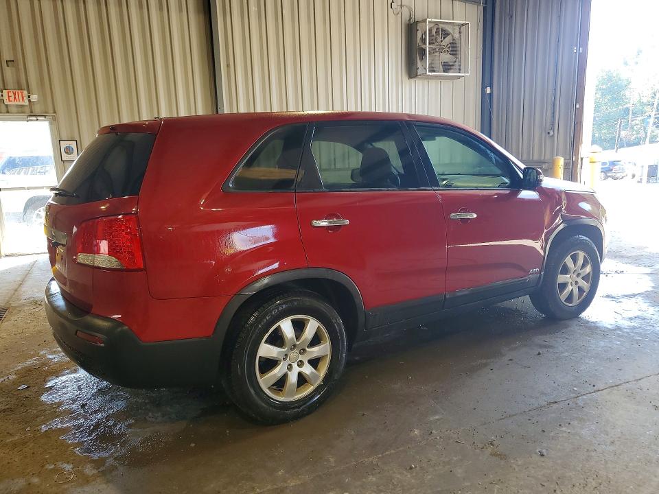 Photo 3 from auction – 2011 KIA SORENTO with VIN 5XYKTCA1XBG054038
