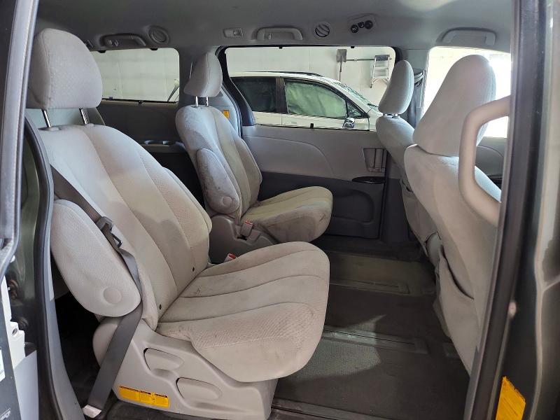 Photo 11 from auction – 2011 TOYOTA SIENNA with VIN 5TDJK3DCXBS007199