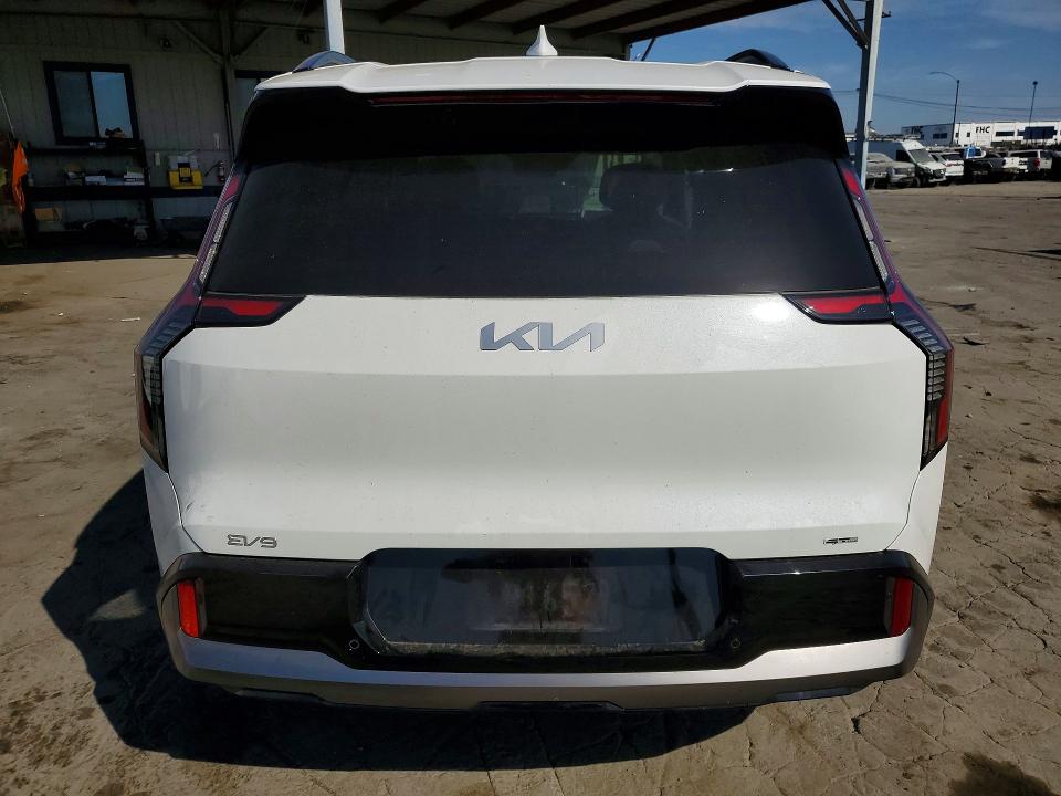 Zdjęcie 6 z aukcji – 2025 KIA EV9 z VIN KNDAEFS5XS6053516