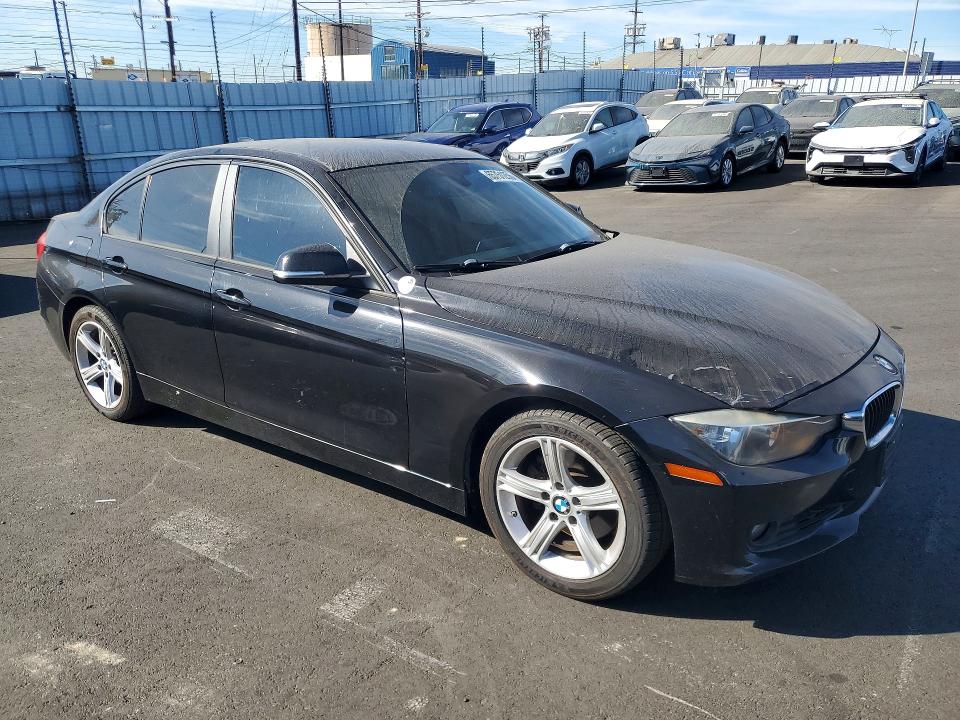 Photo 4 from auction – 2014 BMW 328 with VIN WBA3C1C57EK108285