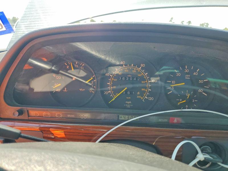 Photo 9 from auction – 1985 MERCEDES-BENZ 300 with VIN WDBCB20C0FA124834