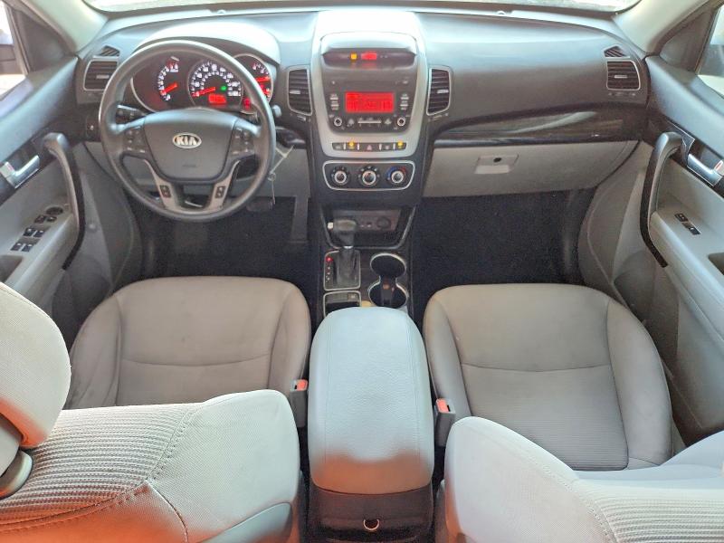 Photo 8 from auction – 2014 KIA SORENTO with VIN 5XYKT4A77EG502167
