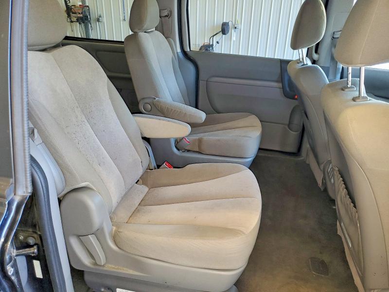 Photo 11 from auction – 2014 KIA SEDONA with VIN KNDMG4C79E6565459