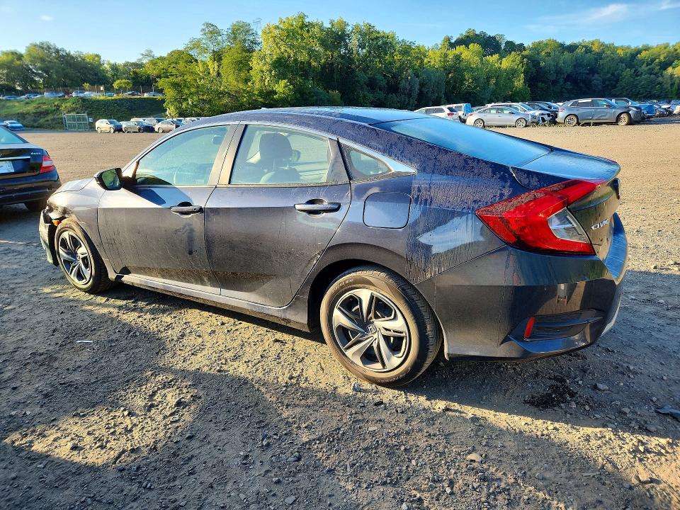 Photo 2 from auction – 2019 HONDA CIVIC with VIN 19XFC2F68KE039258