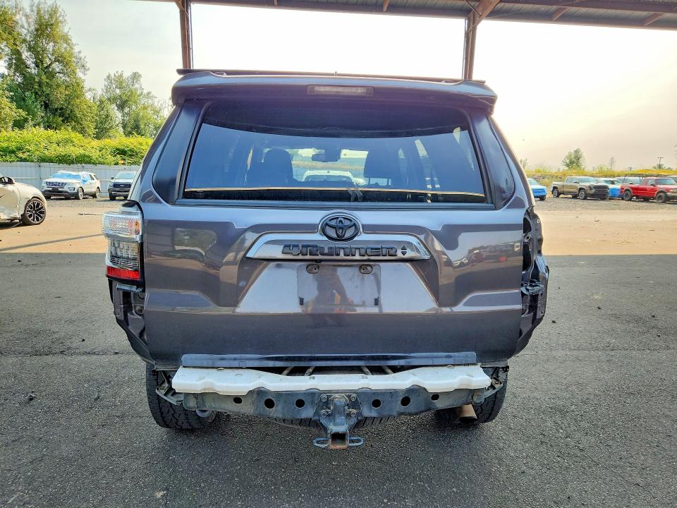 Photo 6 from auction – 2021 TOYOTA 4RUNNER with VIN JTEMU5JR6M5902740
