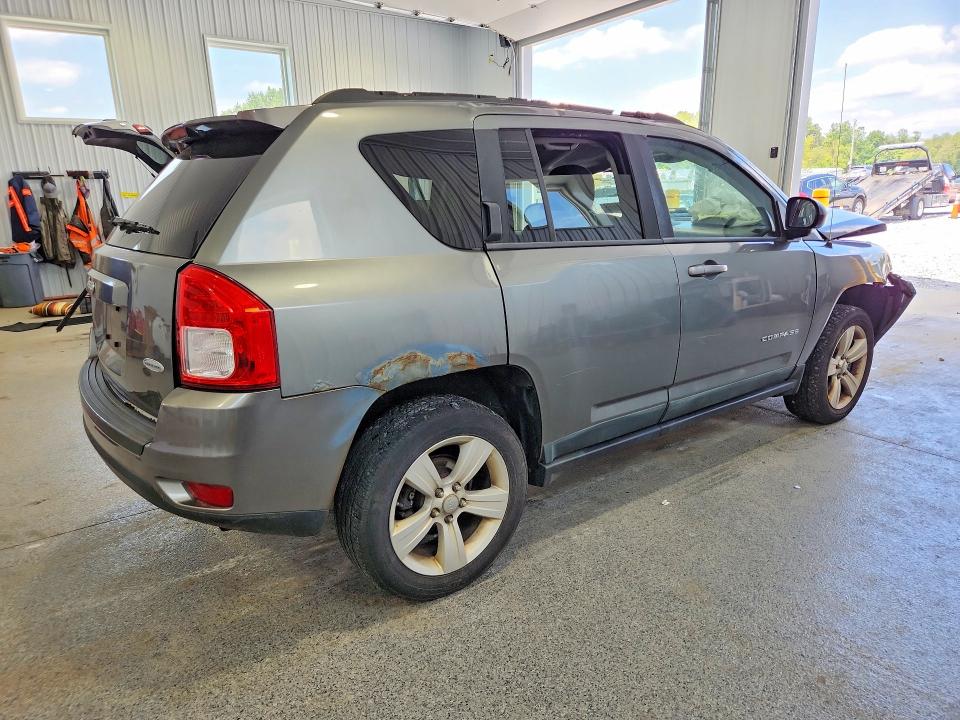 Photo 3 from auction – 2011 JEEP COMPASS with VIN 1J4NF1FB1BD244443