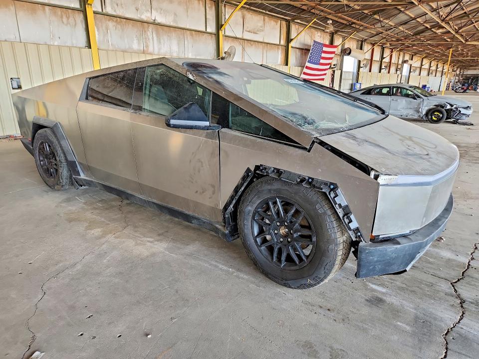 Photo 4 from auction – 2025 TESLA CYBERTRUCK with VIN 7G2CEHED7SA068125