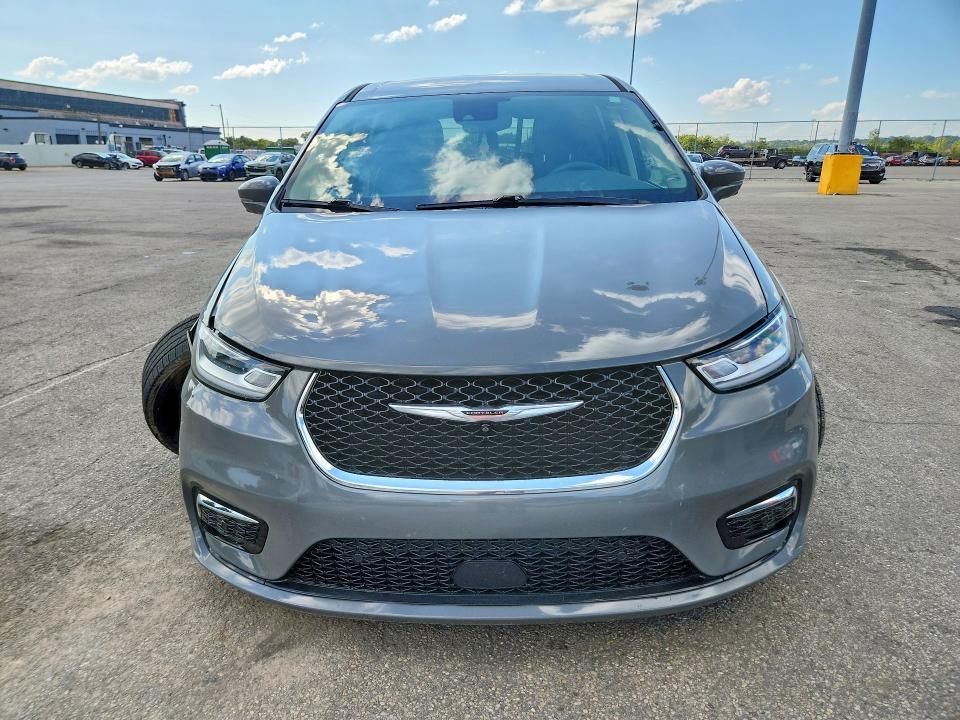 Photo 5 from auction – 2022 CHRYSLER PACIFICA with VIN 2C4RC1L78NR126701