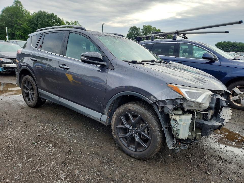 Photo 4 from auction – 2018 TOYOTA RAV4 with VIN 2T3JFREVXJW746447