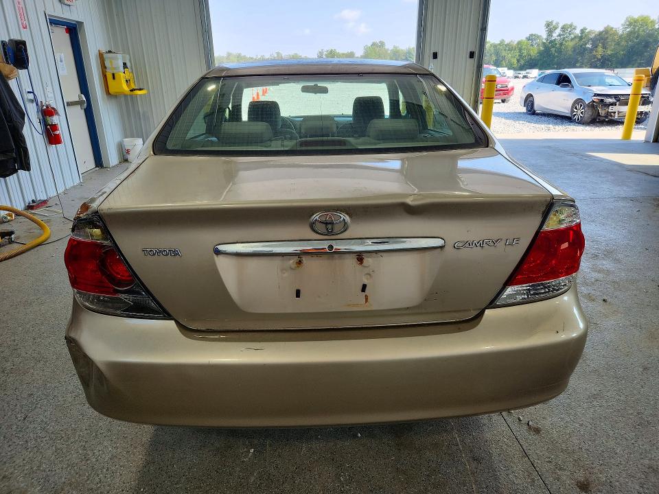 Photo 6 from auction – 2005 TOYOTA CAMRY with VIN 4T1BE30K55U515553