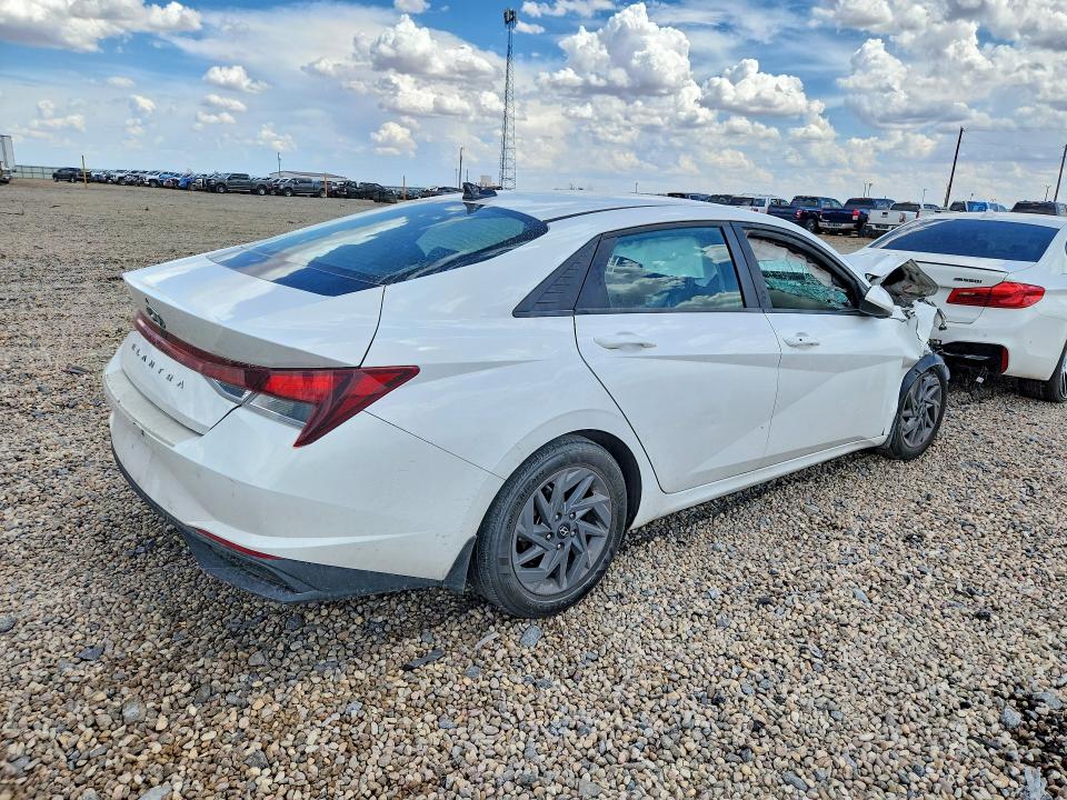 Photo 3 from auction – 2023 HYUNDAI ELANTRA with VIN 5NPLM4AG3PH106699