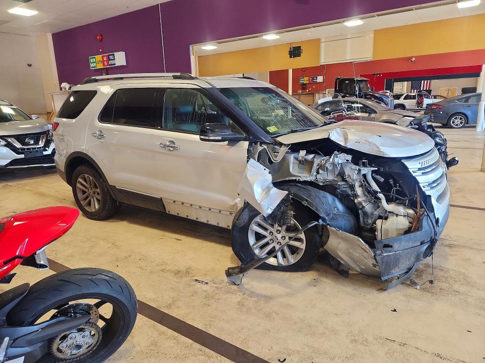 Photo 4 from auction – 2014 FORD EXPLORER with VIN 1FM5K8D84EGC09122